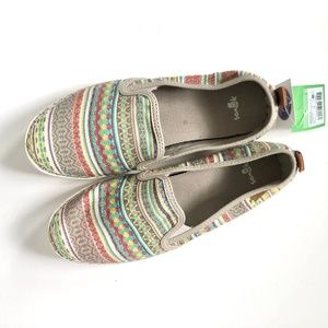 New Sanuk Tribal Slip-ons-Size 6